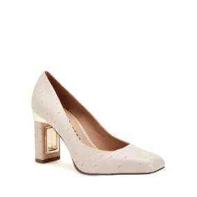 THE HOLLOW HEEL PUMP